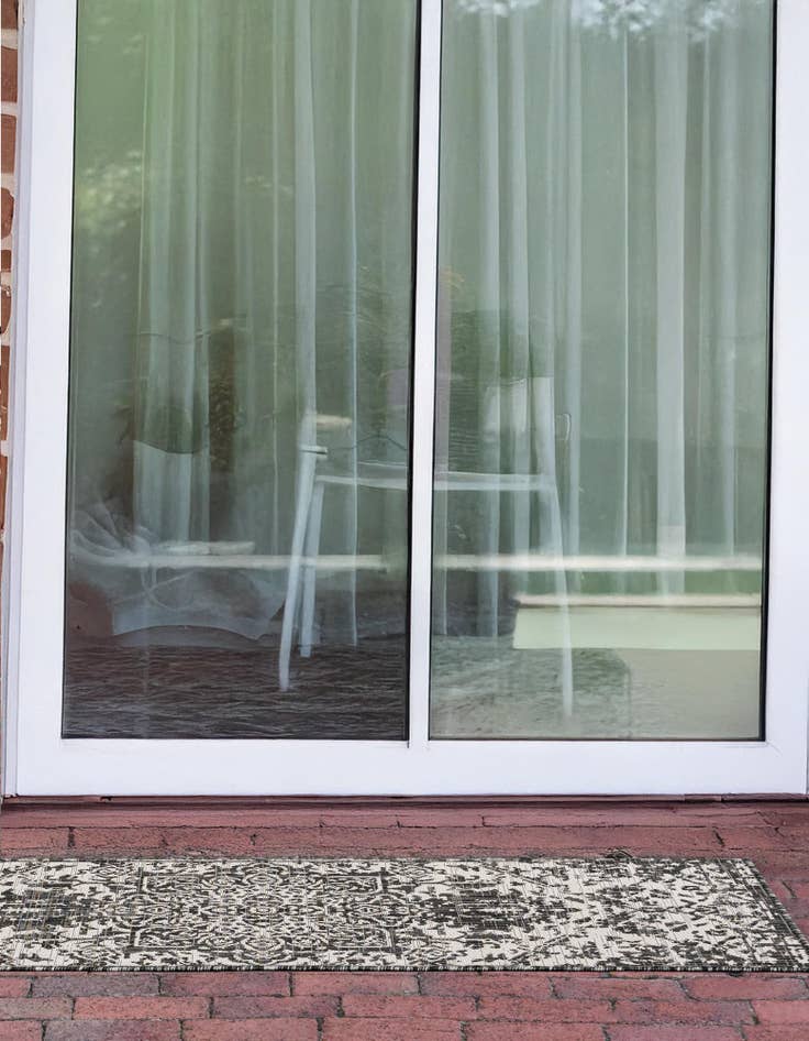 Detail image of  2' x 6'  Washable Jill Zarin Dubai Indoor / Outdoor Runner Rug