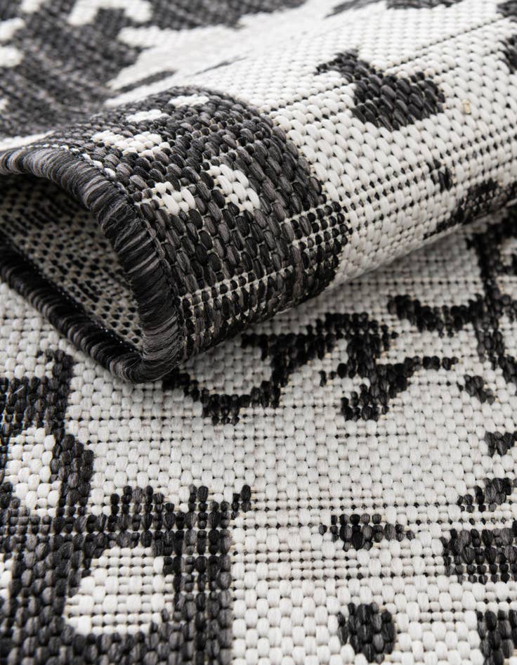 Detail image of  2' x 6'  Washable Jill Zarin Dubai Indoor / Outdoor Runner Rug