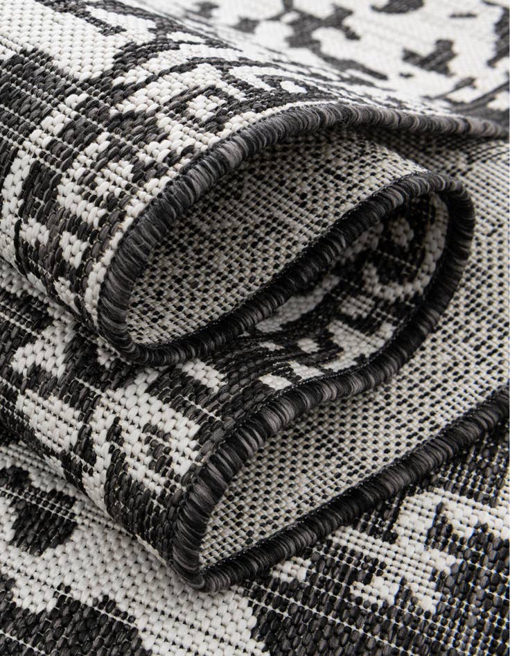 Detail image of  2' x 6'  Washable Jill Zarin Dubai Indoor / Outdoor Runner Rug