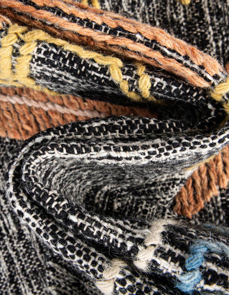 Detail image of  2' x 8'  Hand Woven Kilim Wool Runner Rug