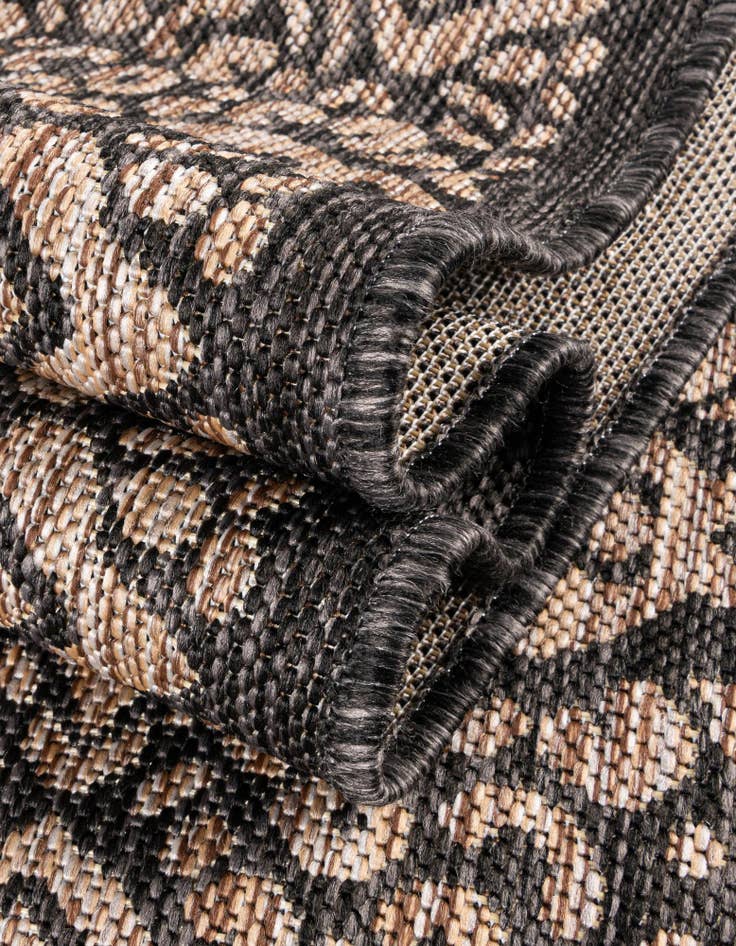 Detail image of  2' x 6'  Washable Border Indoor / Outdoor Runner Rug