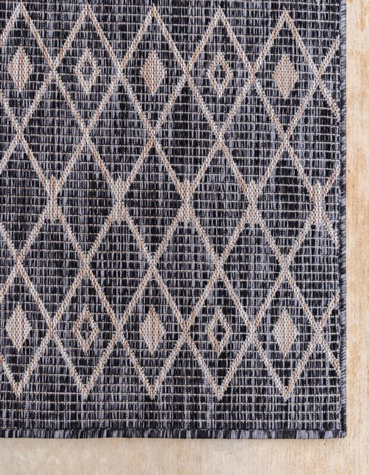 Detail image of  2' x 6'  Washable Lattice Indoor / Outdoor Runner Rug