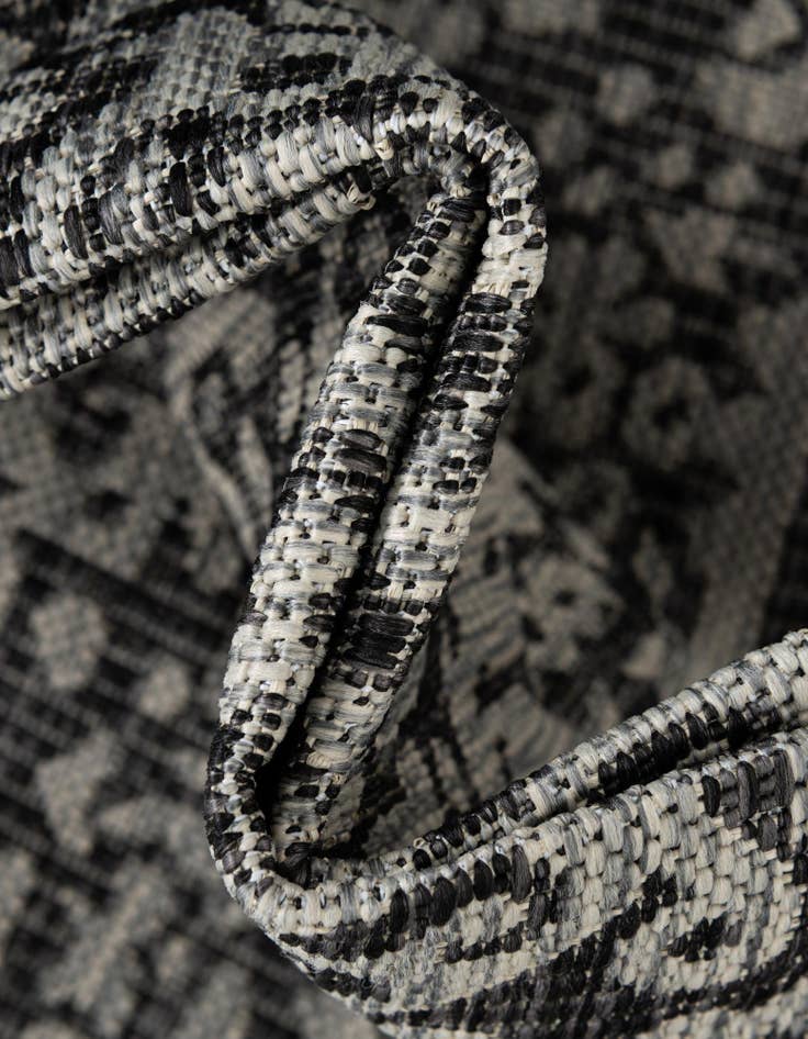 Detail image of  2' x 6'  Washable Traditional Indoor / Outdoor Runner Rug