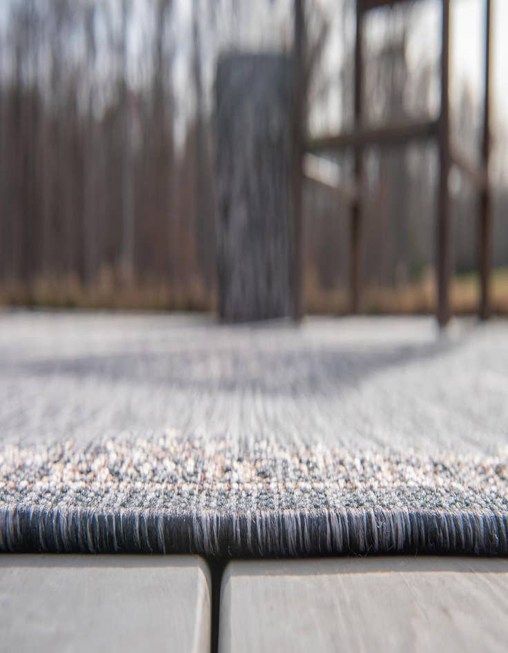 Detail image of  2' 7 x 10'  Washable Traditional Indoor / Outdoor Runner Rug