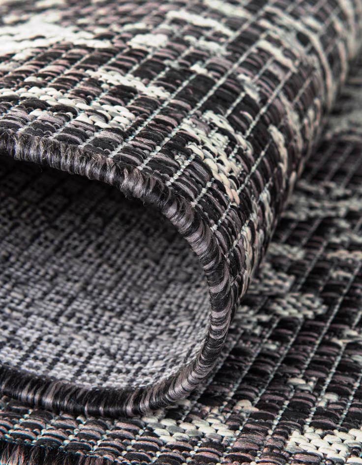 Detail image of  6' x 6'  Washable Traditional Indoor / Outdoor Square Rug