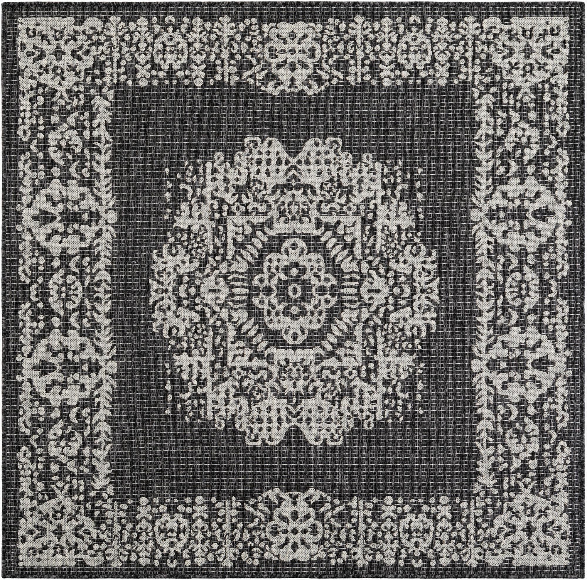  5' 3 x 5' 3  Washable Traditional Indoor / Outdoor Square Rug