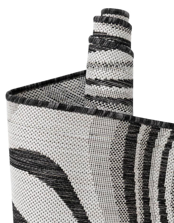 Detail image of  4' x 6'  Washable Modern Indoor / Outdoor Rug