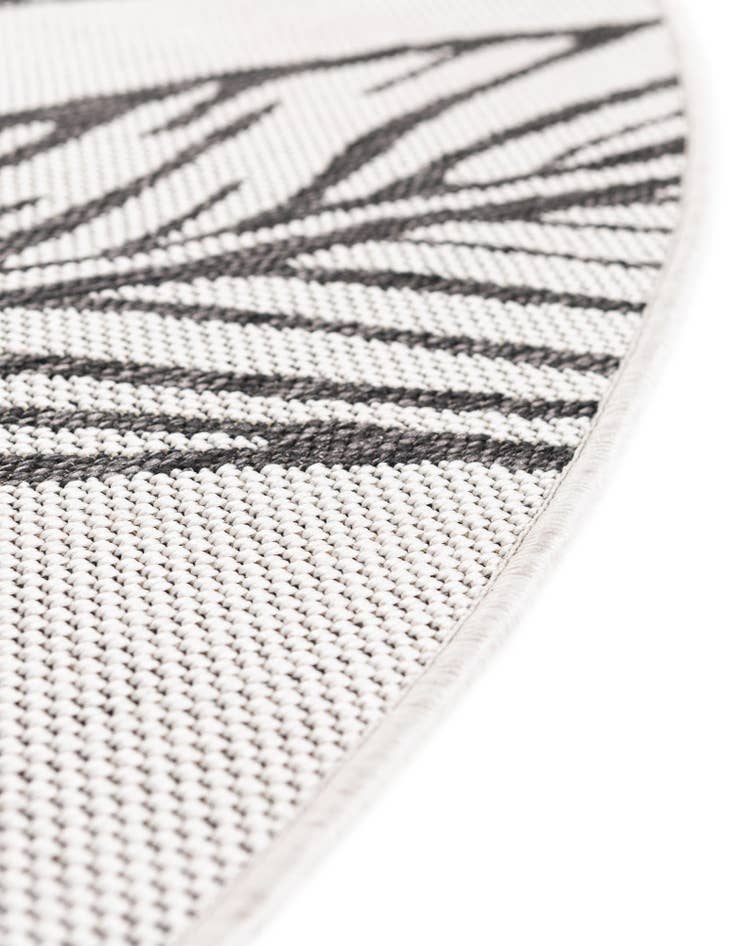 Detail image of  4' x 4'  Washable Botanical Indoor / Outdoor Round Rug