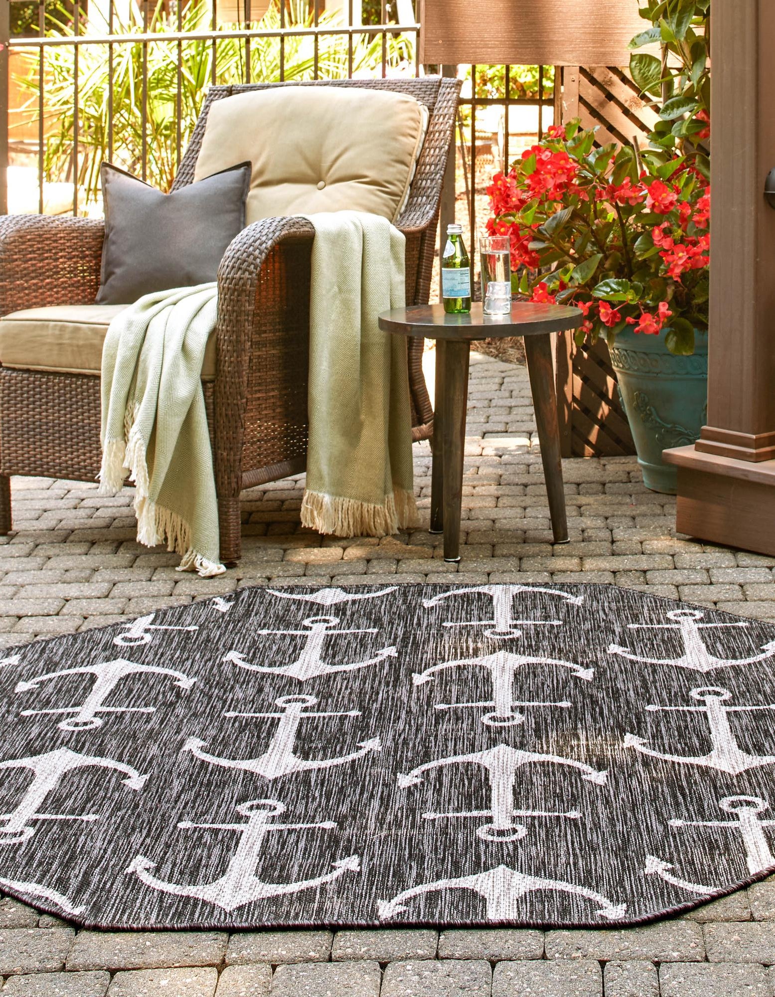 Charcoal 7' 10 x 7' 10 Coastal Indoor / Outdoor Octagon Rug | Rugs.com