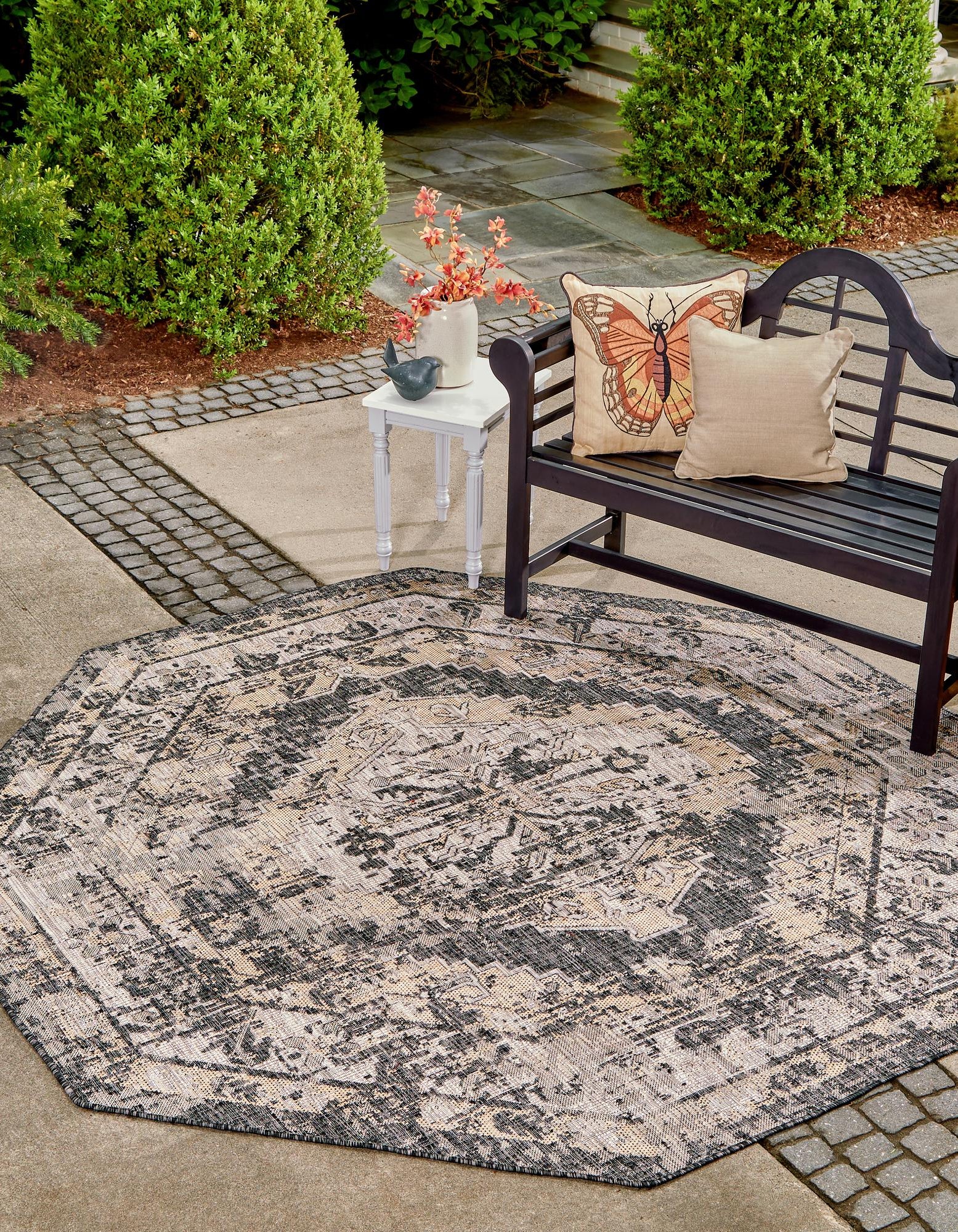 Charcoal 5' 3 x 5' 3 Traditional Indoor / Outdoor Octagon Rug | Rugs.com