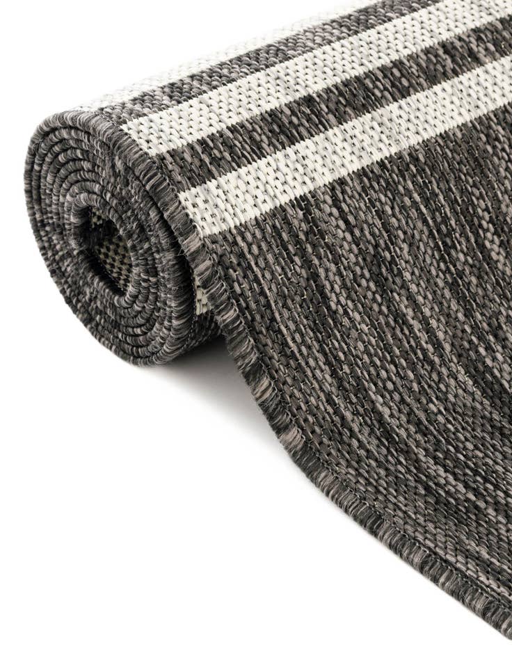 Detail image of  5' 3 x 8'  Washable Jill Zarin Anguilla Indoor / Outdoor Oval Rug