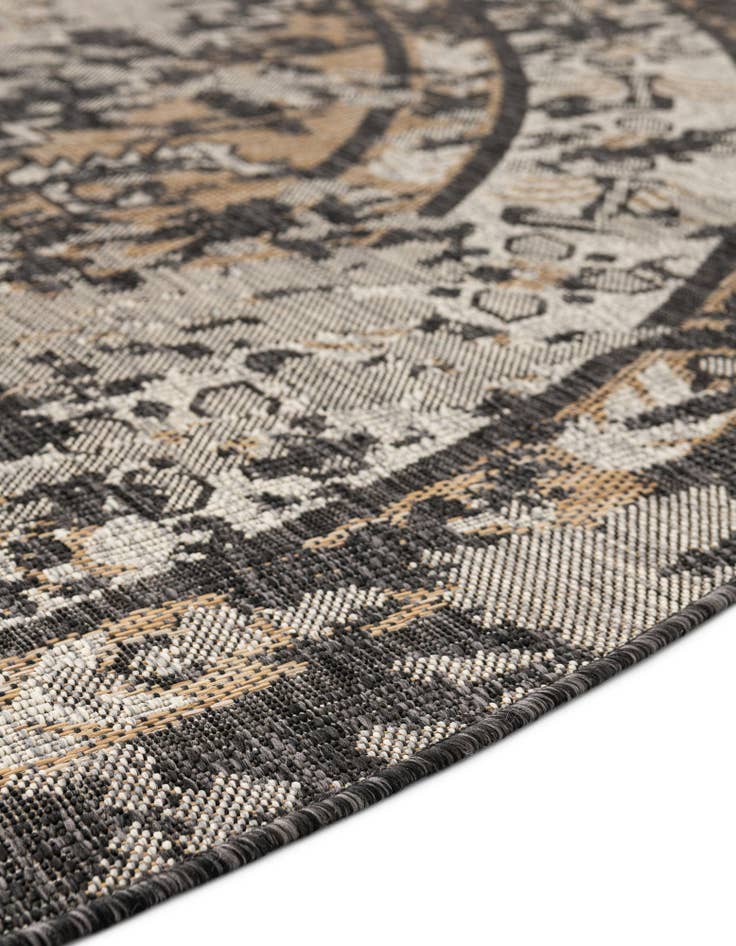 Detail image of  3' x 5' 3  Washable Traditional Indoor / Outdoor Oval Rug