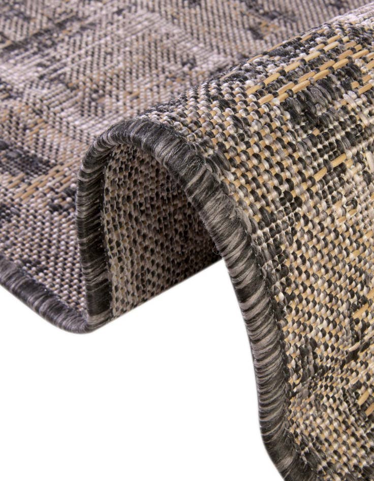 Detail image of  3' x 5' 3  Washable Traditional Indoor / Outdoor Oval Rug