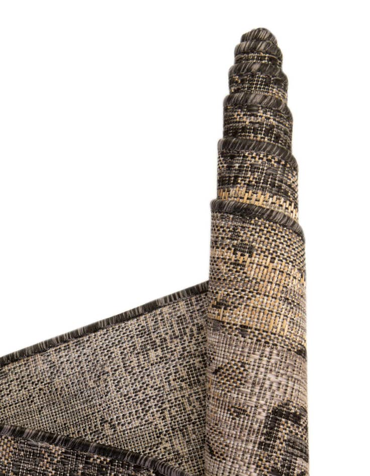 Detail image of  3' x 5' 3  Washable Traditional Indoor / Outdoor Oval Rug