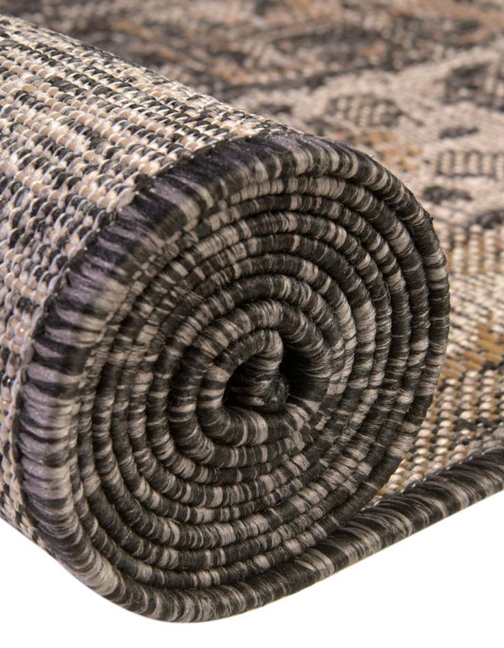 Detail image of  3' x 5' 3  Washable Traditional Indoor / Outdoor Oval Rug