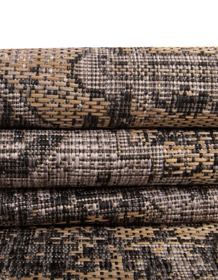 Detail image of  3' x 5' 3  Washable Traditional Indoor / Outdoor Oval Rug