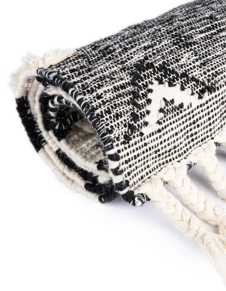 Detail image of  2' x 3' 1  Hand Woven Arizona Wool Rug