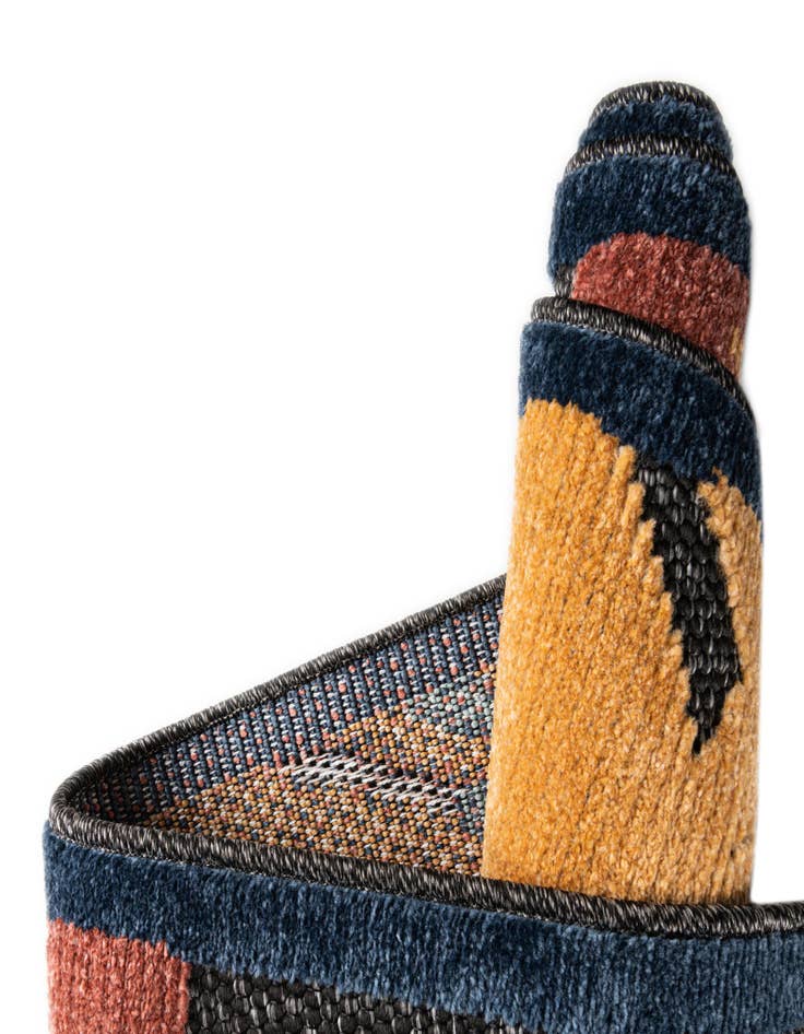 Detail image of  5' 3 x 8'  Washable Belize Indoor / Outdoor Rug