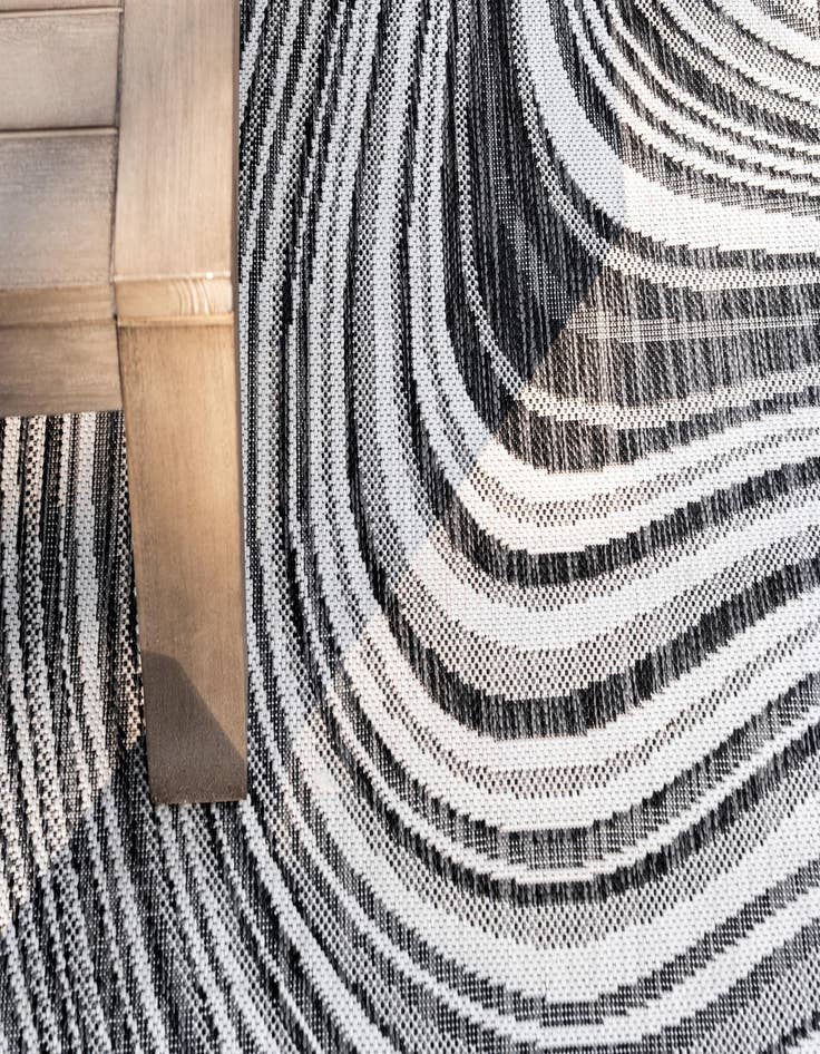 Detail image of  4' x 6'  Washable Modern Indoor / Outdoor Rug