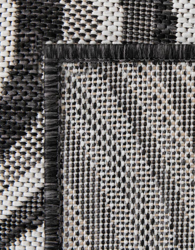 Detail image of  4' x 6'  Washable Modern Indoor / Outdoor Rug