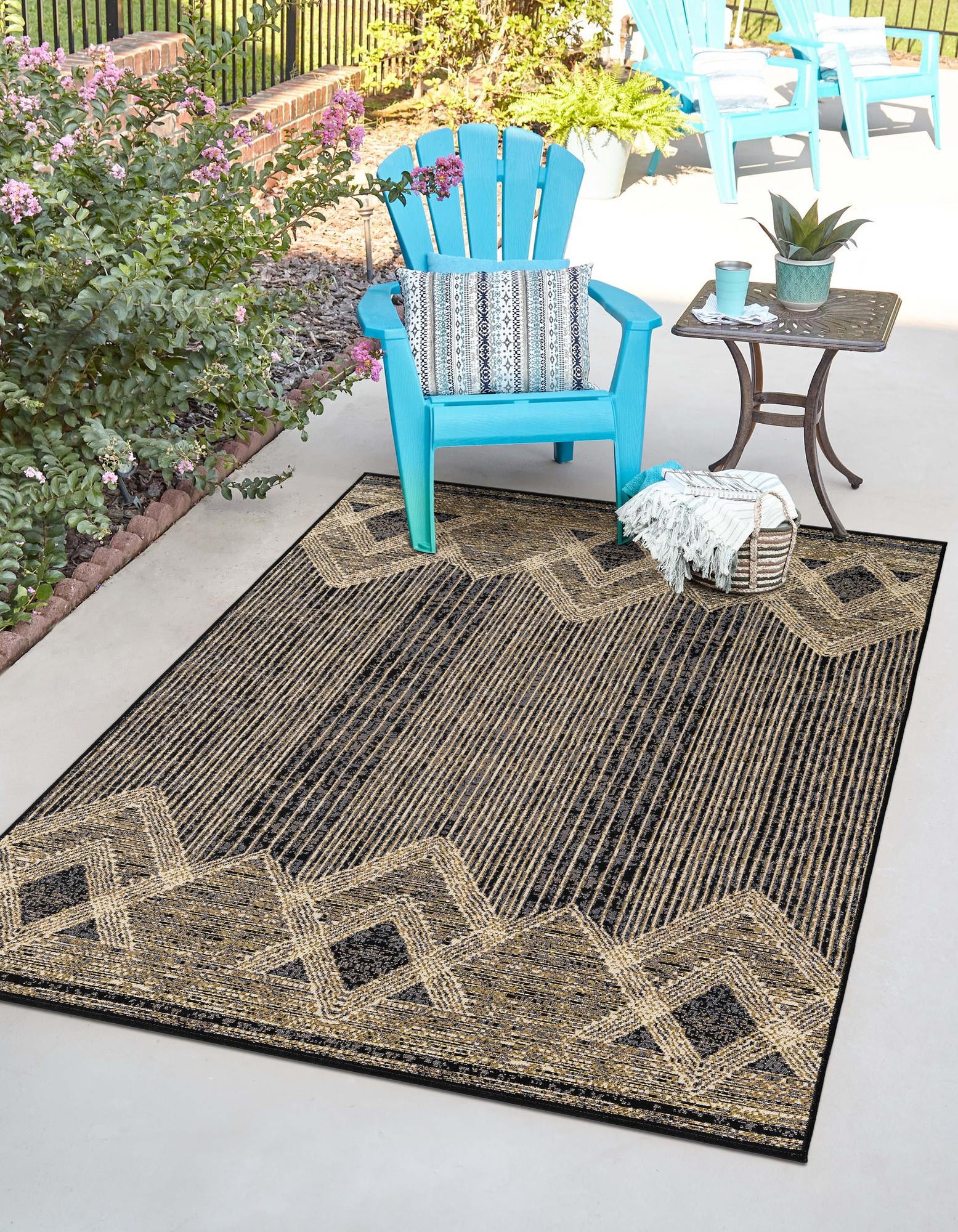 Charcoal 5' x 7' Modern Indoor / Outdoor Rug | Rugs.com