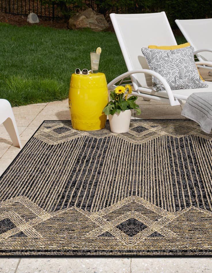Detail image of  7' 10 x 10'  Washable Modern Indoor / Outdoor Rug