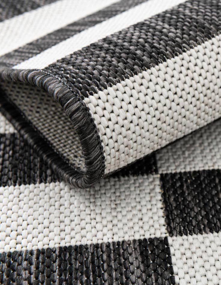 Detail image of  9' x 12'  Washable Ribbon Indoor / Outdoor Rug