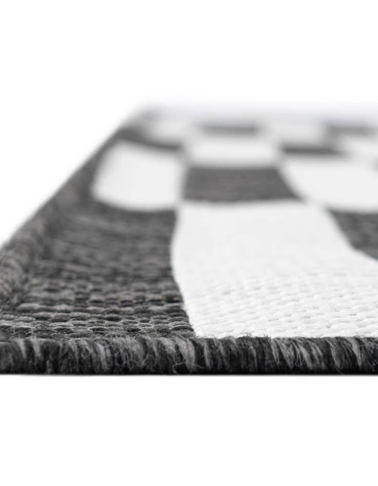 Detail image of  4' x 6'  Washable Ribbon Indoor / Outdoor Rug