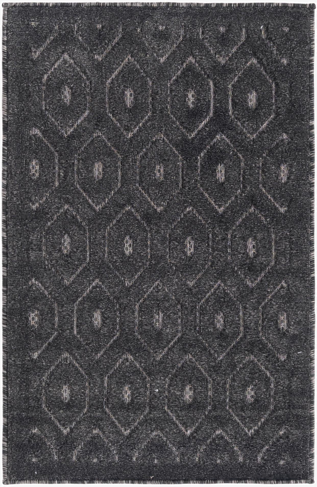  2' x 3'  Washable Trellis Textured Indoor / Outdoor Rug