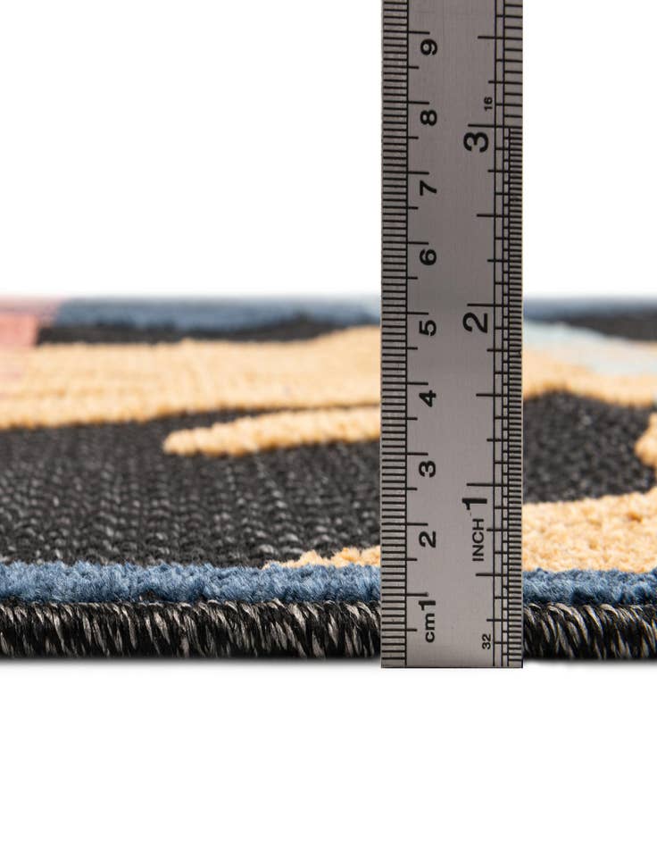 Detail image of  5' 3 x 5' 3  Washable Belize Indoor / Outdoor Round Rug