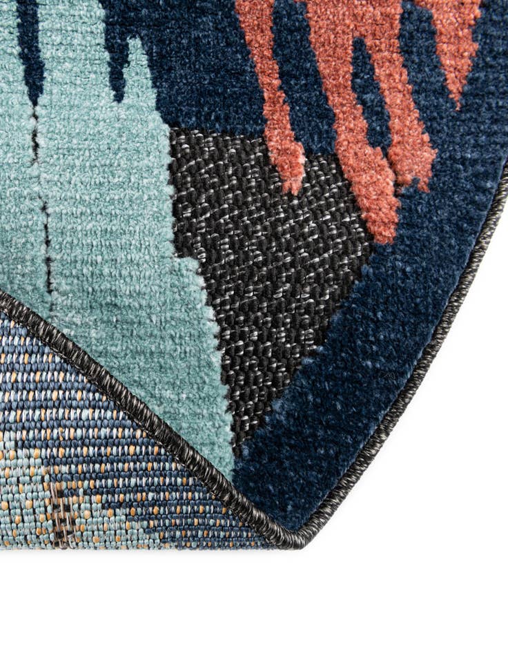 Detail image of  5' 3 x 5' 3  Washable Belize Indoor / Outdoor Round Rug