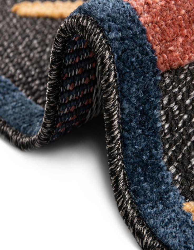 Detail image of  5' 3 x 5' 3  Washable Belize Indoor / Outdoor Round Rug