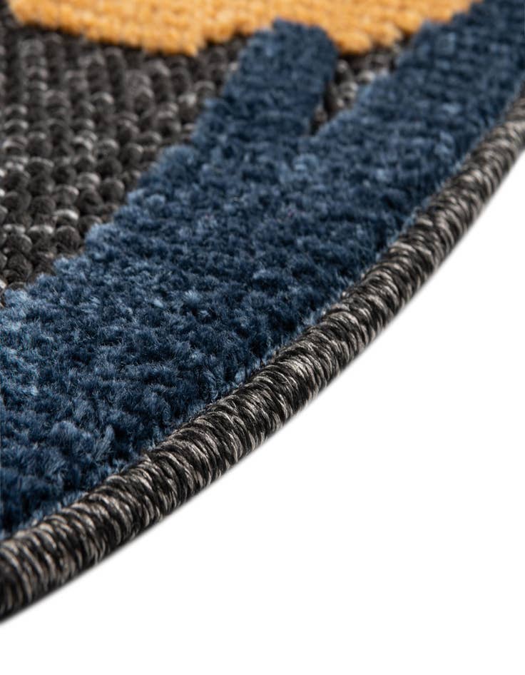 Detail image of  5' 3 x 5' 3  Washable Belize Indoor / Outdoor Round Rug