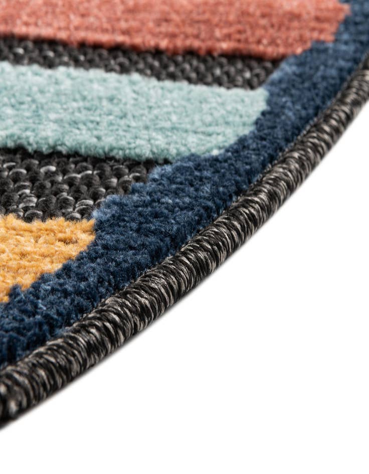 Detail image of  5' 3 x 5' 3  Washable Belize Indoor / Outdoor Round Rug