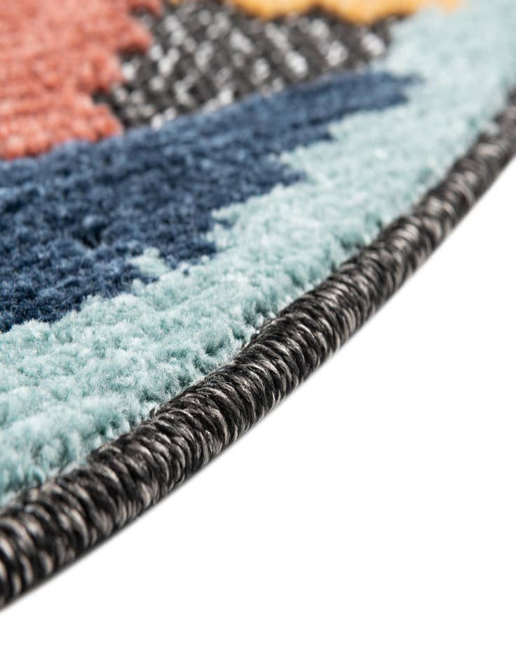 Detail image of  3' 3 x 3' 3  Washable Belize Indoor / Outdoor Round Rug