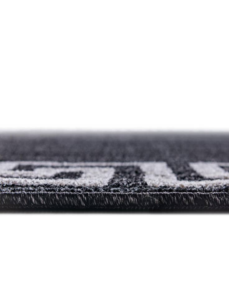 Detail image of  7' 10 x 7' 10 Hera Round Rug