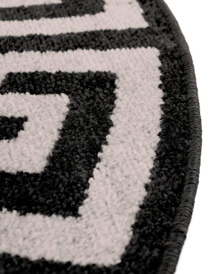 Detail image of  7' 10 x 7' 10 Hera Round Rug