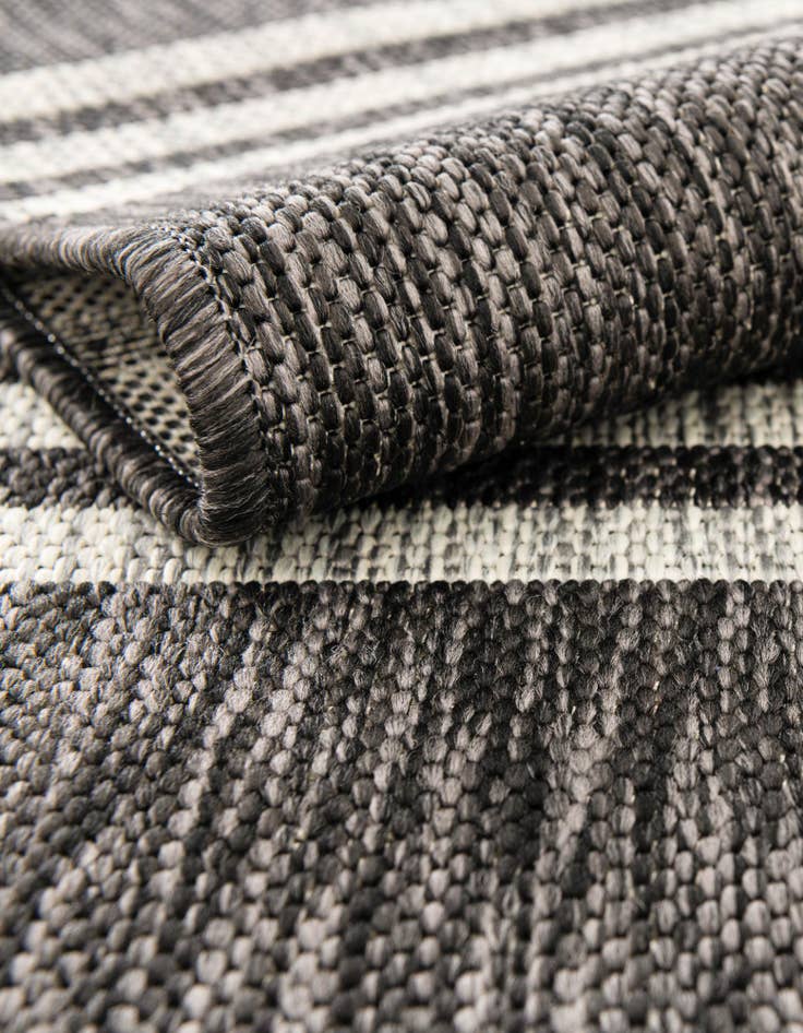 Detail image of  4' x 4'  Washable Jill Zarin Anguilla Indoor / Outdoor Round Rug