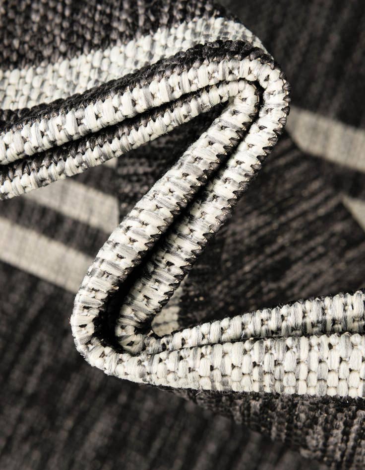 Detail image of  4' x 4'  Washable Jill Zarin Anguilla Indoor / Outdoor Round Rug