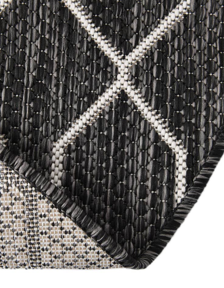 Detail image of  4' x 4'  Washable Lattice Indoor / Outdoor Round Rug