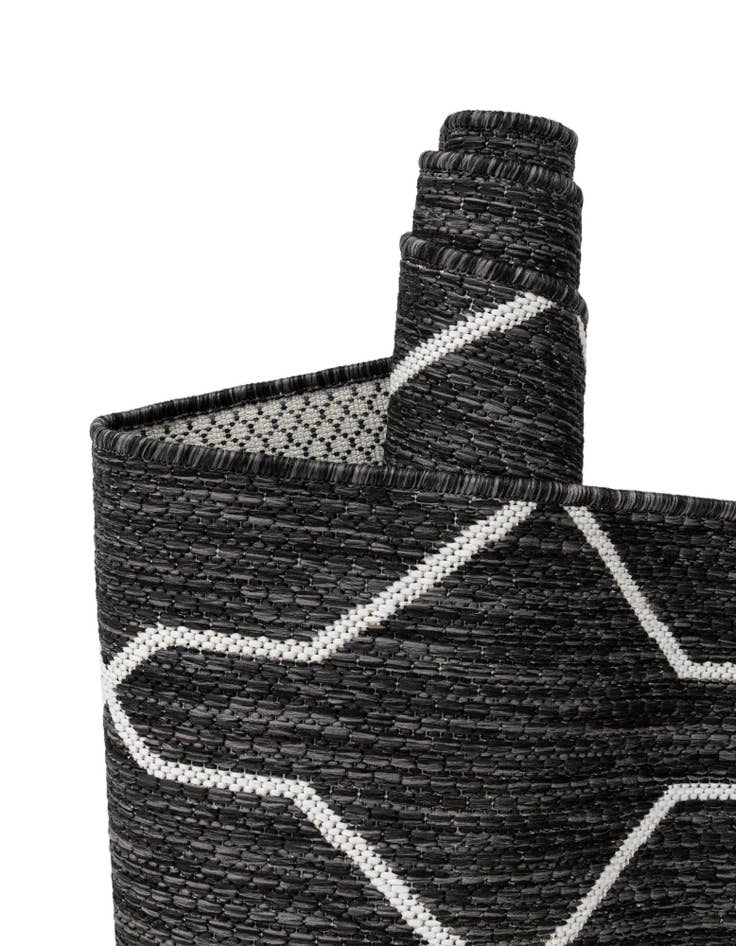 Detail image of  4' x 4'  Washable Lattice Indoor / Outdoor Round Rug