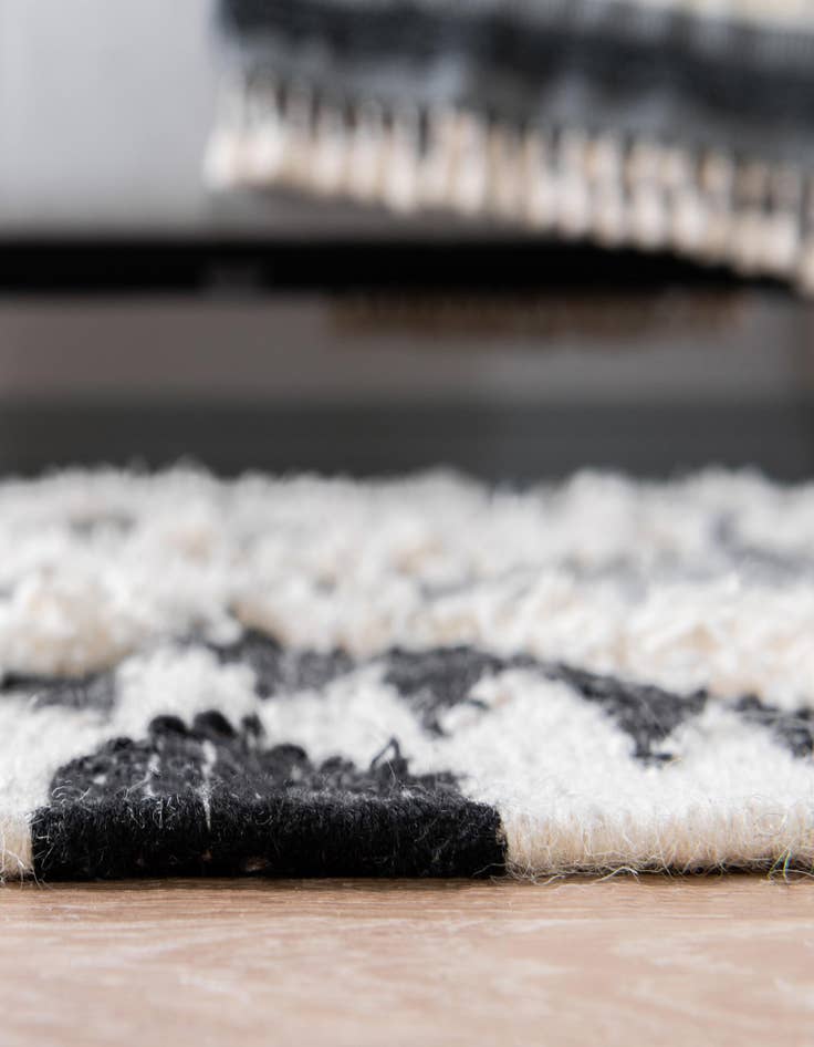 Detail image of  2' 2 x 8' 2  Hand Woven Arizona Wool Runner Rug