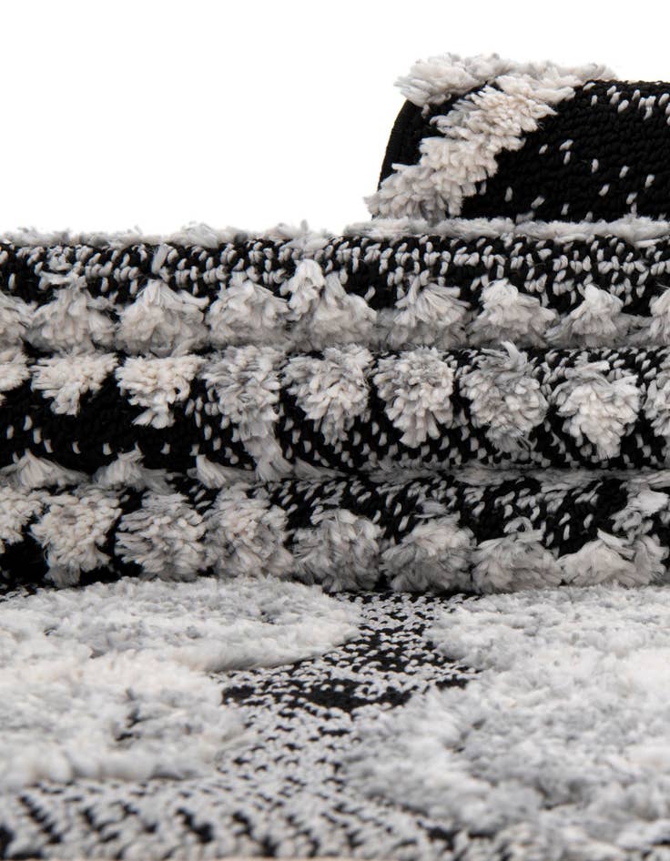 Detail image of  2' x 6' Cherokee Runner Rug