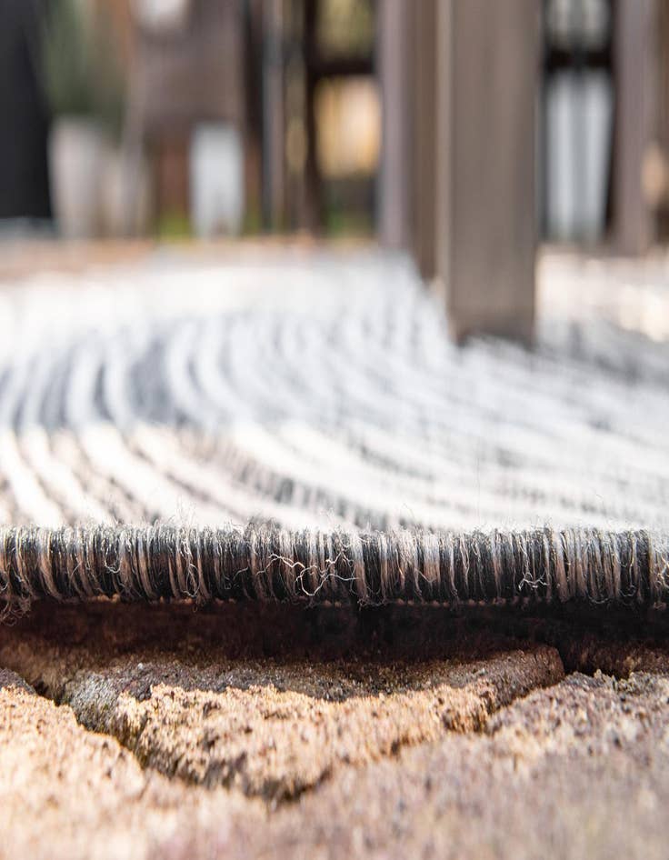 Detail image of  2' x 6'  Washable Modern Indoor / Outdoor Runner Rug