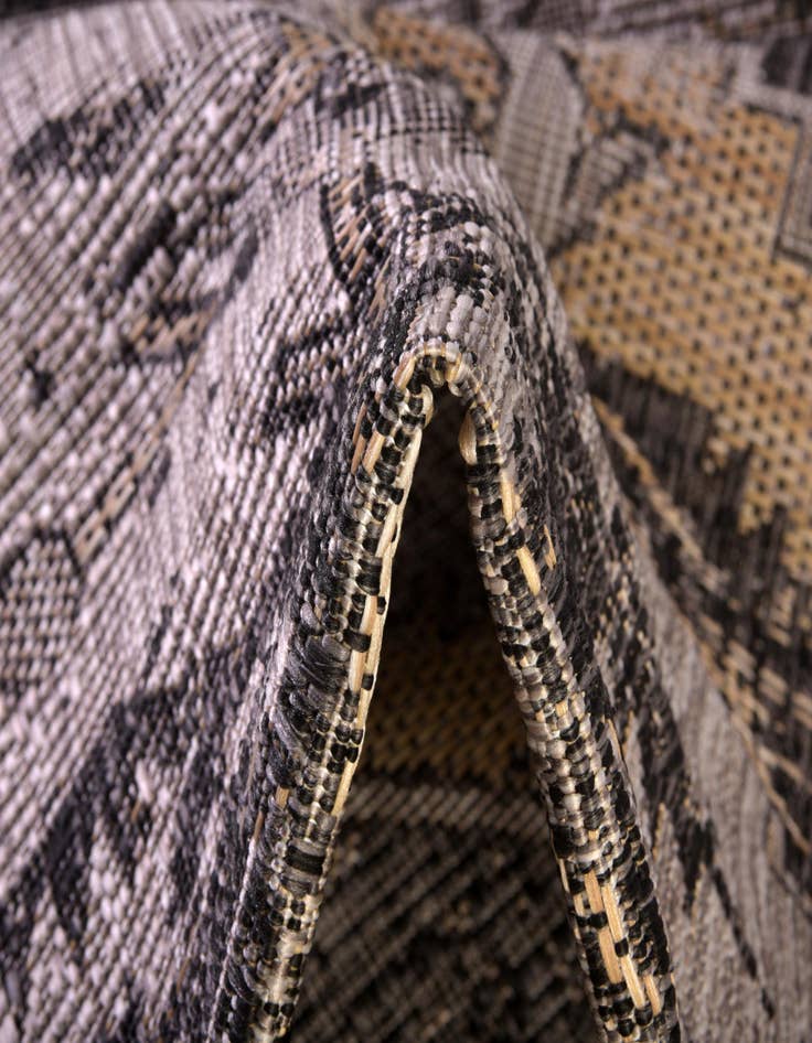 Detail image of  2' 7 x 12'  Washable Traditional Indoor / Outdoor Runner Rug