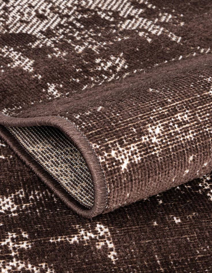 Detail image of  2' 7 x 10' Valencia Runner Rug