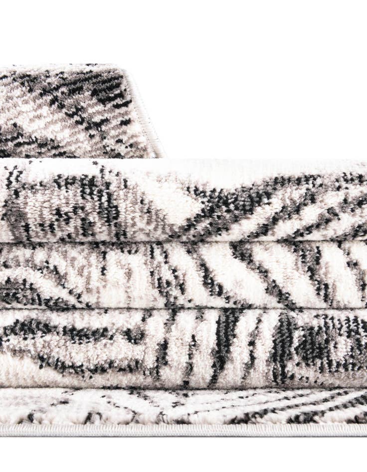 Detail image of  7' 10 x 7' 10 Blossom Square Rug