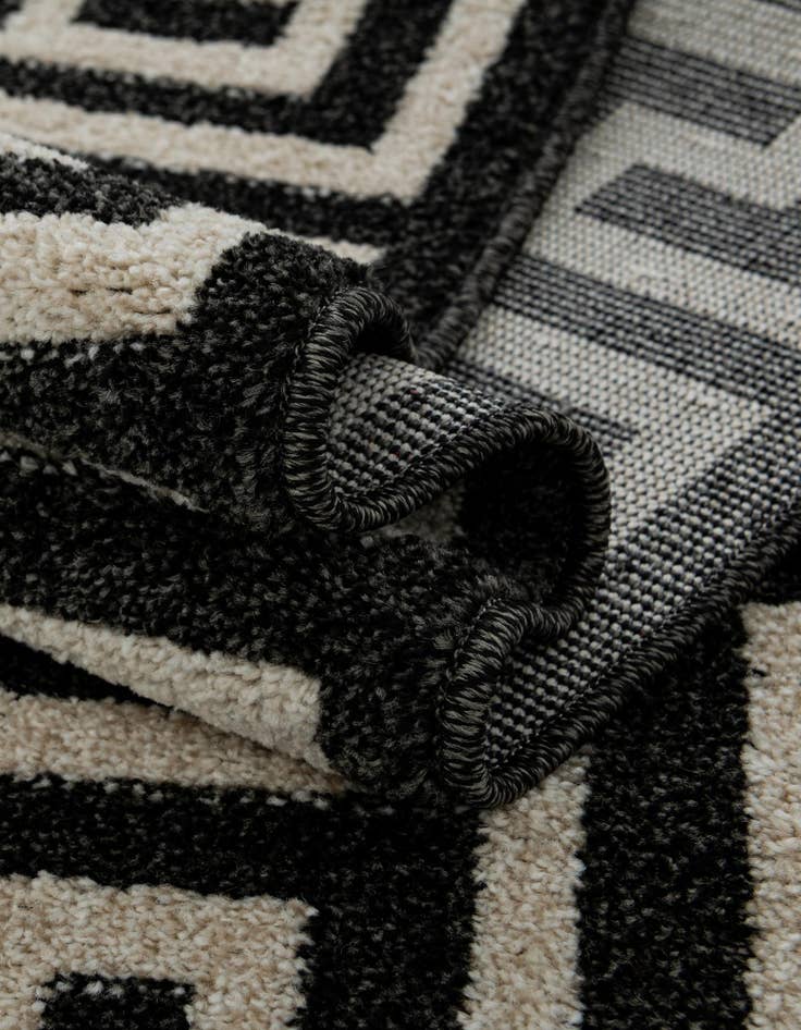 Detail image of  7' 10 x 7' 10 Hera Square Rug