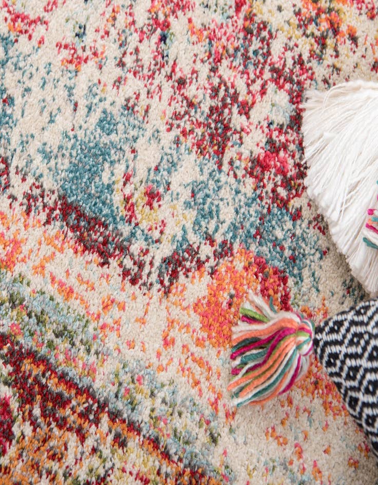 Detail image of  3' 3 x 3' 3  Washable Mesa Round Rug