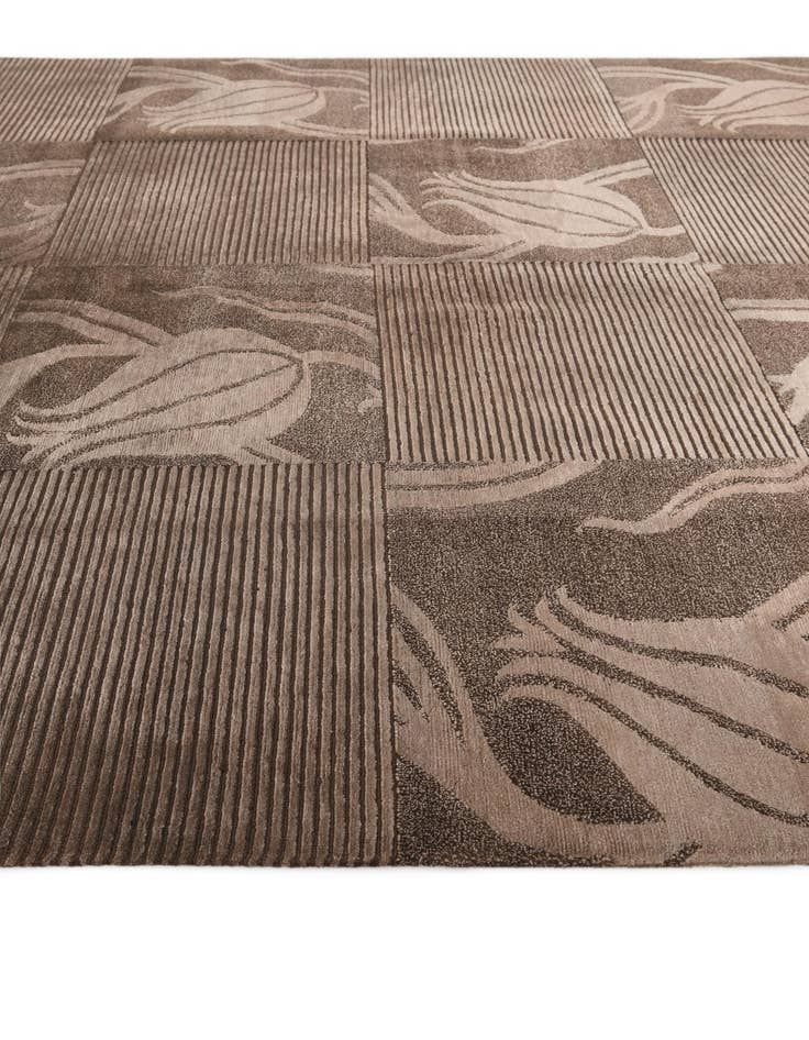 Detail image of  6' 9 x 10' 2  Hand Knotted Darya Wool Rug